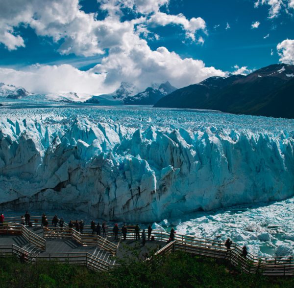beautiful-shot-of-moreno-glacier-santa-cruz-in-argentina